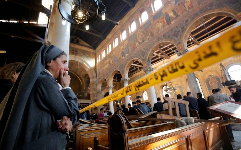 مصر میں چرچ اور شاپنگ سینٹر پر حملے، 12 افراد ہلاک