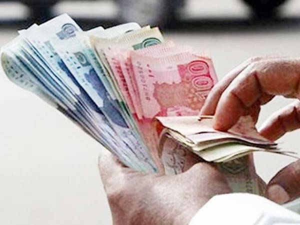 نئے سال کی آمد ،تمام بینکس لین دین کیلئے پیر تک بند رہیں گے