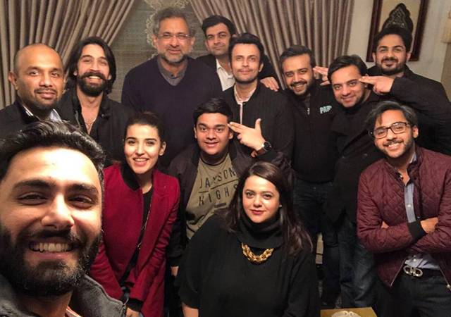 پاکستانی فلم ’پرچی‘ کی ٹیم وزیر اعظم کے پاس پہنچ گئی 