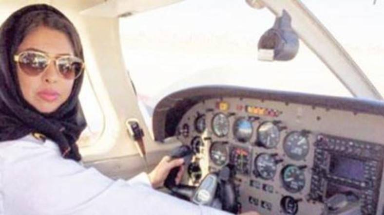 بھارتی پائلٹ نے خاتون پائلٹ کو دوران پرواز تھپڑ جڑ دیا 