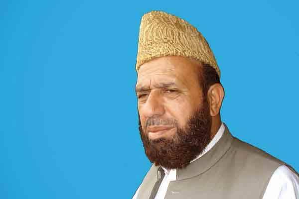 سردار یوسف وزیراعظم شاہد خاقان عباسی سے نالاں