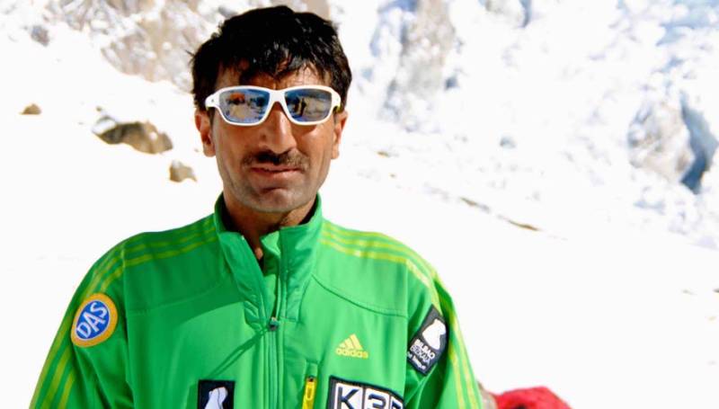 پاکستانی کوہ پیما محمد علی سدپارہ مائونٹ ایورسٹ بیس کیمپ پر پہنچ گئے 