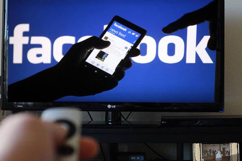 نوجوان لڑکی کی بغیر اجازت تصاویر لگانے پر فیس بک ہرجانہ ادا کرنے پر راضی