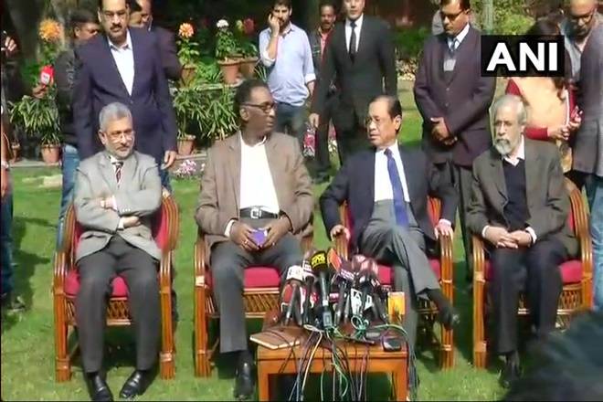 بھارت، سپریم کورٹ کے 4 ججز نے چیف جسٹس کے خلاف بغاوت کر دی