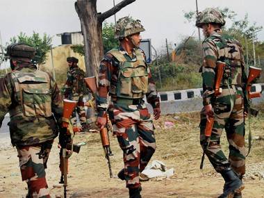 مقبوضہ کشمیر میں بھارتی فوجی آپریشن کے دوران 5 کشمیری شہید