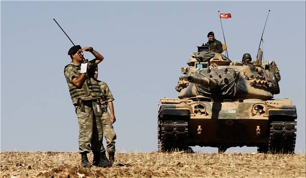 ترکی کا اپنی سرحد کے قریب شام سے متصل علاقوں میں فوجی کمک میں اضافہ