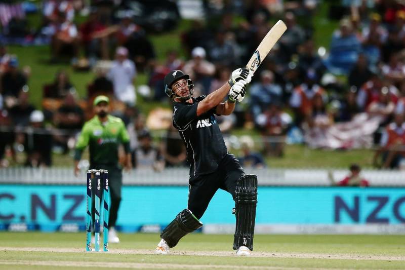 نیوزی لینڈ نے چوتھے ون ڈے میچ میں پاکستان کو 5وکٹوں سے شکست دیدی