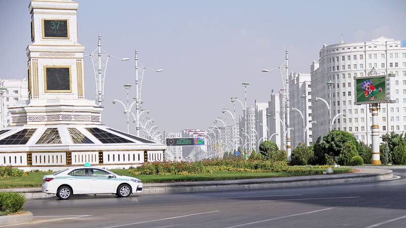 ترکمانستان میں صرف سفید گاڑیاں چلانے کا حکم