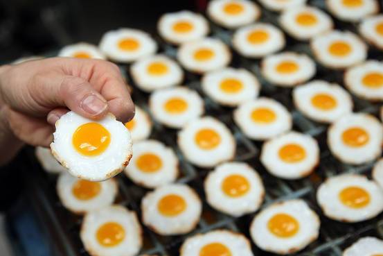 جاپانی ماہرین انڈوں میں مہلک امراض کی دوا شامل کرنے میں کامیاب