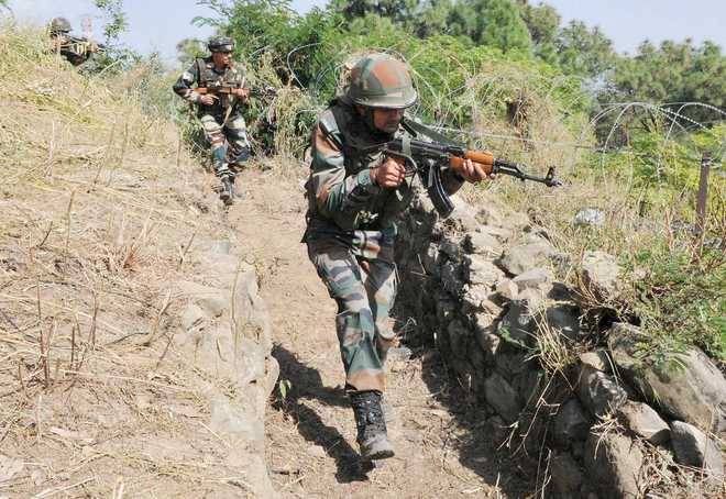 شکر گڑھ سیکٹر میں بھارتی فورسز نے پھر پاکستانی آبادی پربلا اشتعال فائرنگ