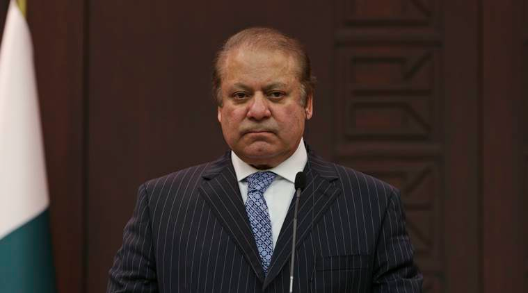 سابق وزیر اعظم نواز شریف صحافیوں سے بات چیت کئے بغیر روانہ 