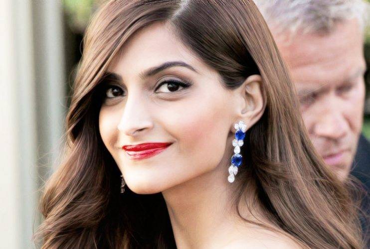سونم کپور سنجے دت کی زندگی پر بننے والی فلم کا حصہ بننے پر خوش 