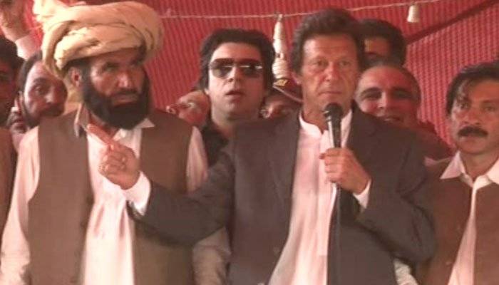 راو¿ انوار پولیس کی وردی میں ایک قاتل ہے جس کے پیچھے سیاستدان ہیں، عمران خان