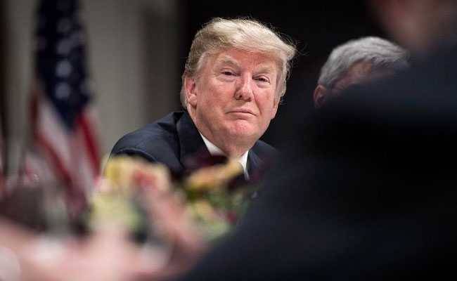کبھی کبھار اپنے بستر پر لیٹے، لیٹے ہوئے بھی ٹویٹ کر دیتا ہوں، ٹرمپ