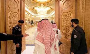 حراست میں لیے گئے تمام افراد کو رٹز ہوٹل سے رہا کر دیا گیا ، سعودی ذرائع 