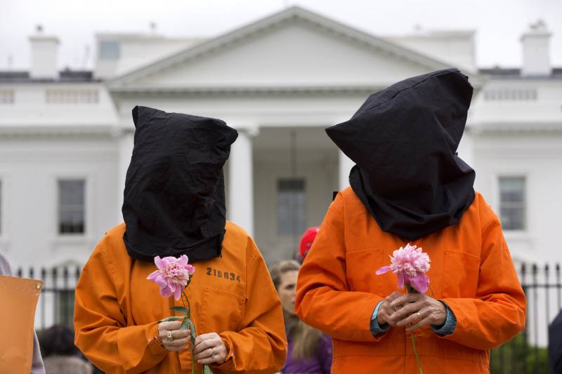 امریکی صدر نے بدنام زمانہ گوانتا نامو بے جیل دوبارہ کھولنے کا اعلان کر دیا