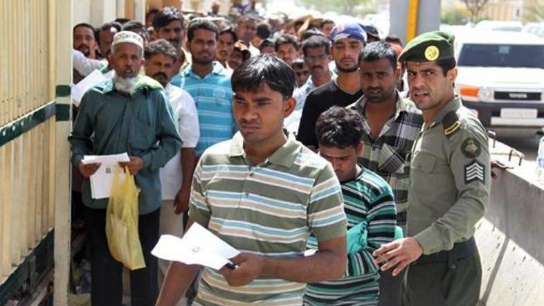 سعودی حکومت نے 12 شعبوں میں غیر ملکیوں کے کام کرنے پر پابندی عائد کر دی 