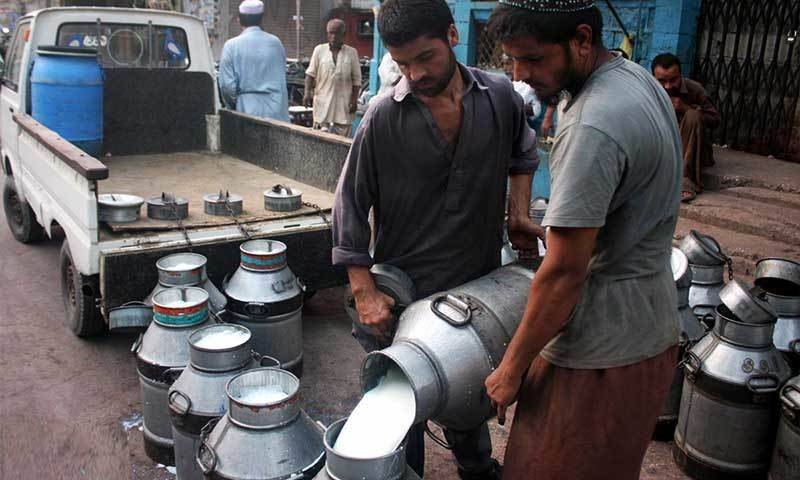 کراچی میں دودھ کی قیمت میں فی لیٹر20 روپے کا اضافہ کردیا گیا