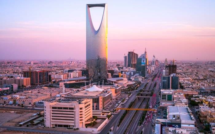 سیاحت کے شعبے میں غیر ملکیوں کےلئے ویزوں کا اجرا و تجدید بند, سعودی ذرائع 