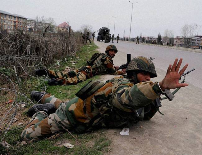 بھارت کی فوجی چھاؤنی پر بڑے حملے میں 2 بھارتی فوجی مار ے گئے ،متعدد زخمی 