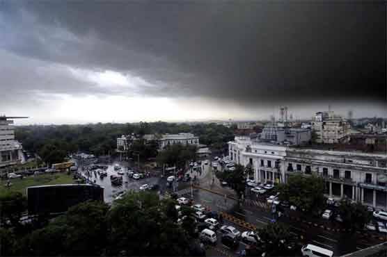لاہور سمیت مختلف شہروں میں بارش سے سردی میں اضافہ ہو گیا
