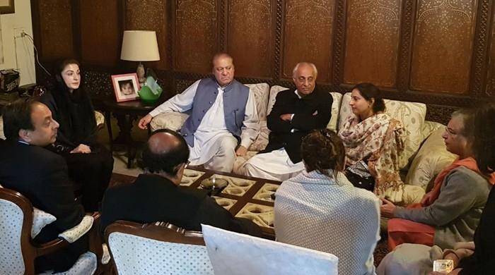 نواز شریف کی بیٹی کے ہمراہ عاصمہ جہانگیر کے گھر آمد، اہلخانہ سے اظہار تعزیت