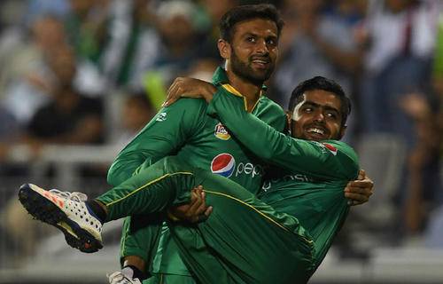ویرات کوہلی جیسا بلے باز بننا چاہتا ہوں: بابر اعظم 