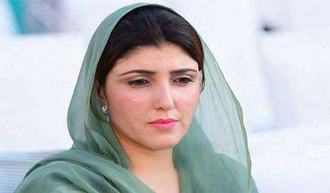 عائشہ گلالئی کی عمران خان کو تیسری شادی کی مبارک باد 