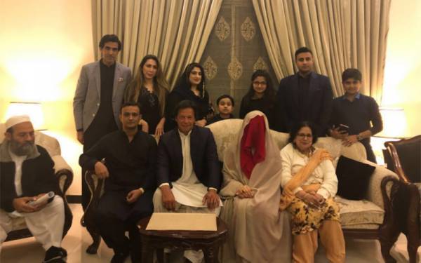 عمران خان کی شادی میں بہنوں نے شرکت کیوں نہیں کی ؟ 