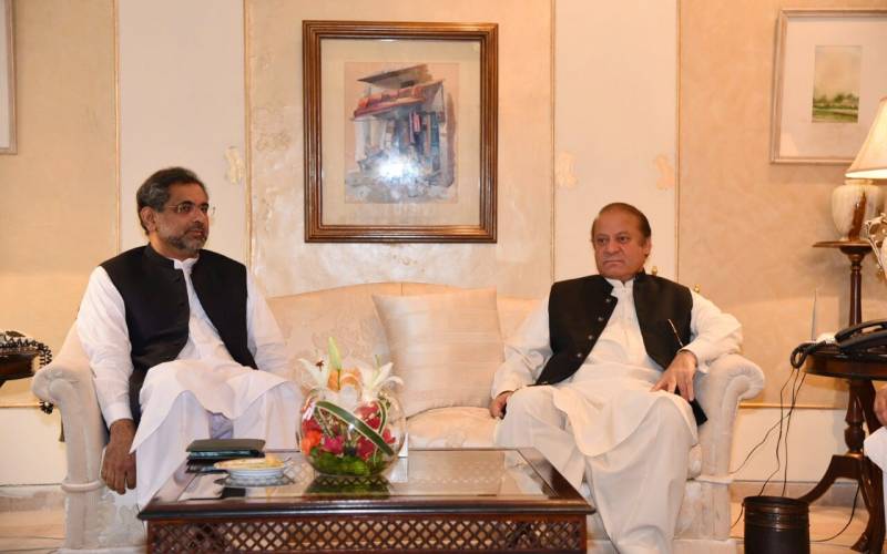 وزیراعظم کی نواز شریف سے ملاقات، موجودہ صورتحال پر تبادلہ خیال