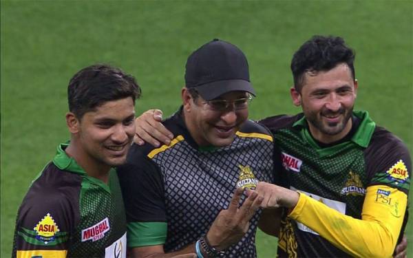 جنید خان پی ایس ایل میں ہیٹرک کرنے والے دوسرے گیند باز بن گئے 