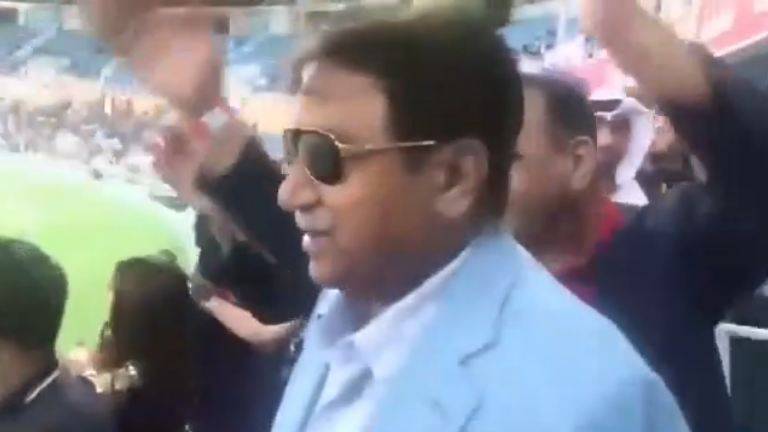 سابق صدر پرویز مشرف بھی پی ایس ایل کے مداح نکلے ، میچ دیکھنے اسٹیڈیم پہنچ گئے 