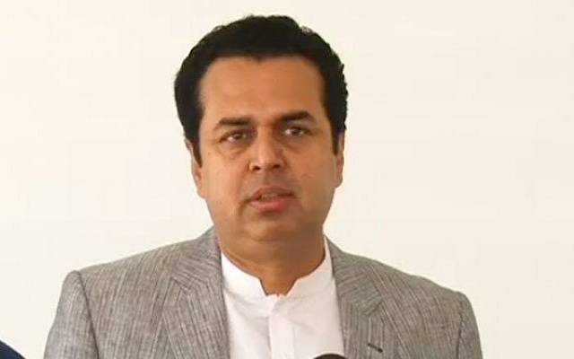 خان صاحب فیصل، جاوید کے بارے میں پیرنی سے استخارہ کروا لیں: طلال چودھری