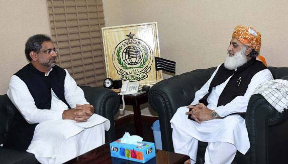 سینیٹ انتخابات، فضل الرحمان نے وزیراعظم کو حمایت کی یقین دہانی کروا دی
