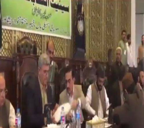 سینیٹ الیکشن کے دوران تحریک انصاف کے رکن صوبائی اسمبلی سے کیمرہ پین برآمد 