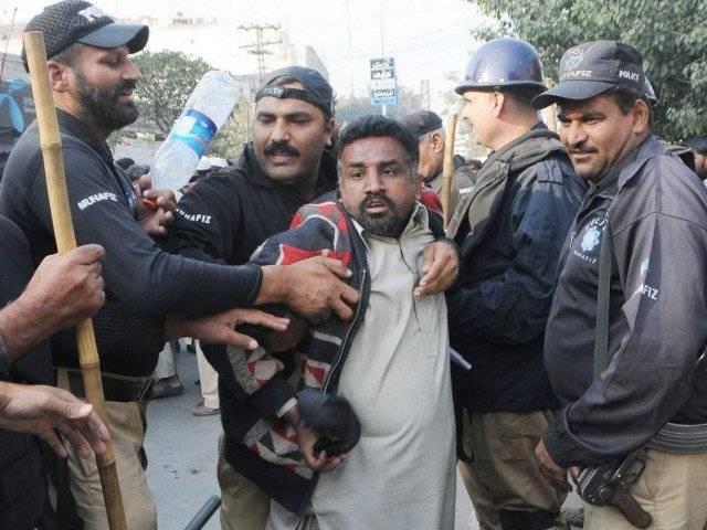 لاہور میں نابینا افراد ایک مرتبہ پھر سڑکوں پر