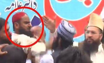 نواز شریف پر جوتا پھینکنے والا عبدالغفور دوساتھیوں سمیت گرفتار،جامعہ نعیمہ کا سابق طالبعلم نکلا