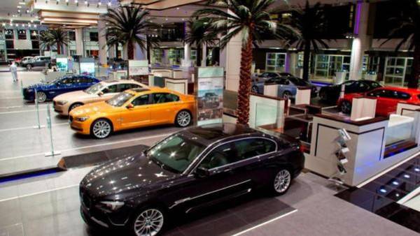 اماراتی شہری ہرتین سال بعد گاڑی بدل دیتے ہیں، رپورٹ 