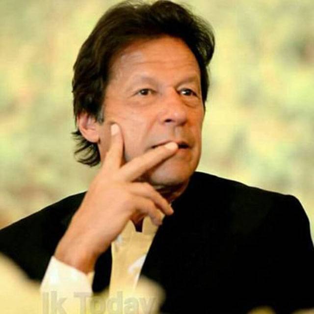 عمران خان نے ڈالر کی اڑان کا ذمہ دار اسحاق ڈار کی پالیسیوں کو قرار دیدیا