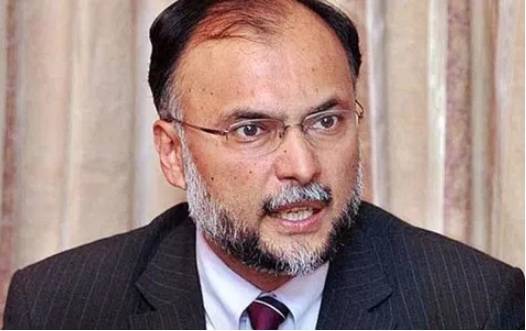چودھری نثار کا فرض ہے کہ مشکل وقت میں نواز شریف کا ساتھ دیں: احسن اقبال