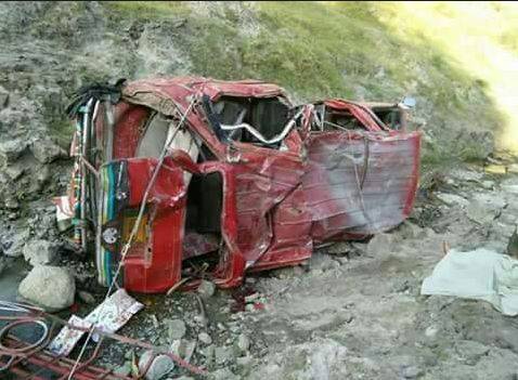 جہلم وادی میں جیپ گہری کھائی میں گرنے سے 9 افراد جاں بحق،6 زخمی