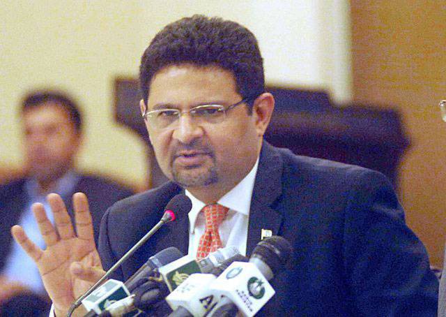 ڈالر کی قیمت 115 روپے پر لے جانے کا حکومت نے خود فیصلہ کیا، مشیر خزانہ
