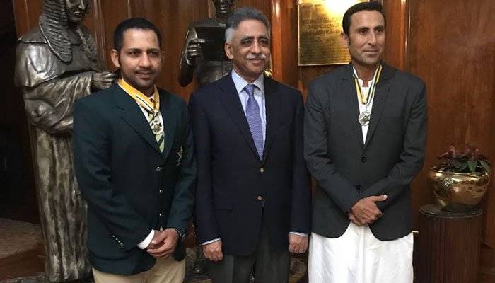 سرفراز احمد اور یونس خان کو ستارہ امتیاز سے نواز دیا گیا 