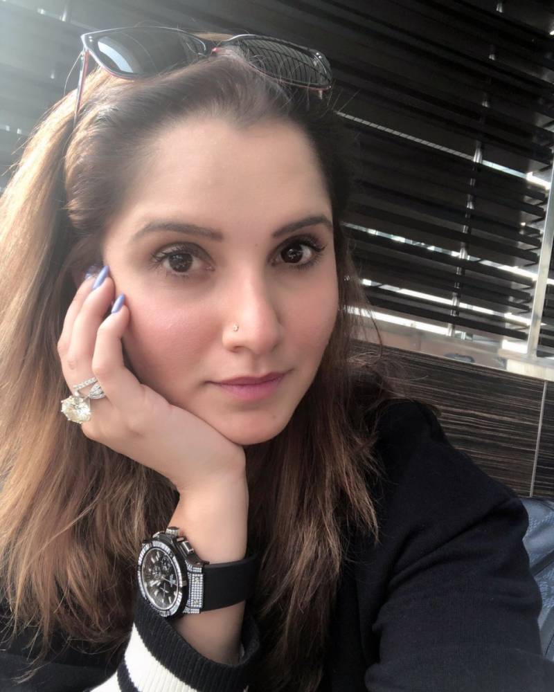 شعیب ملک کی اہلیہ ثانیہ مرزا کو بھارت میں’زی فیئر پلے ایوارڈ‘ سے نواز دیا گیا
