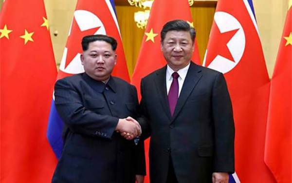 شمالی کوریا کے سربراہ کم جونگ ان کا اقتدار سنبھالنے کے بعد پہلا غیر ملکی دورہ، چینی صدر سے ملاقات