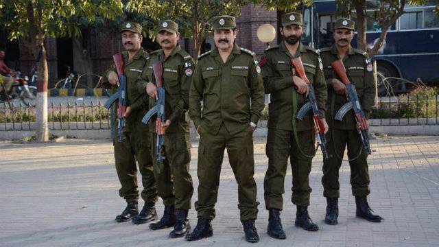 پنجاب حکومت کا پولیس کی وردی ایک بار پھر بدلنے کا فیصلہ، نوٹیفکیشن جاری