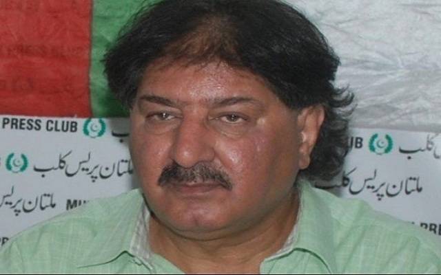 نجم سیٹھی کی ہتک عزت کی درخواست پر سابق کرکٹر سرفراز نواز کے وارنٹ گرفتاری جاری