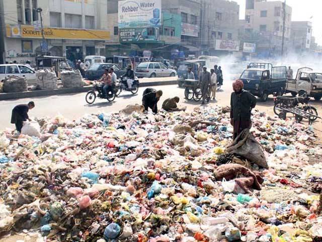 کراچی کے 4 اضلاع میں کچرا اٹھانے کا کام ٹھیکوں پر دیدیا گیا