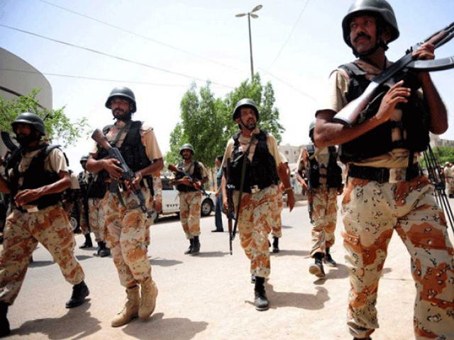کراچی: رینجرز کی کارروائیاں ، مختلف وارداتوں میں پانچ ملزمان گرفتار