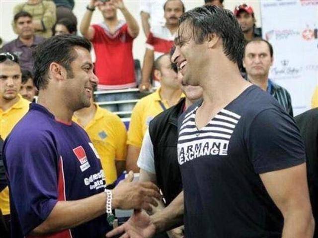 مشکل وقت میں سلمان خان ، ان کی فیملی اور مداحوں کیساتھ ہوں ، شعیب اختر